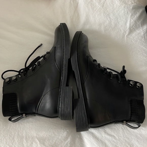 New Kenneth Cole lace up boots - Picture 5 of 8